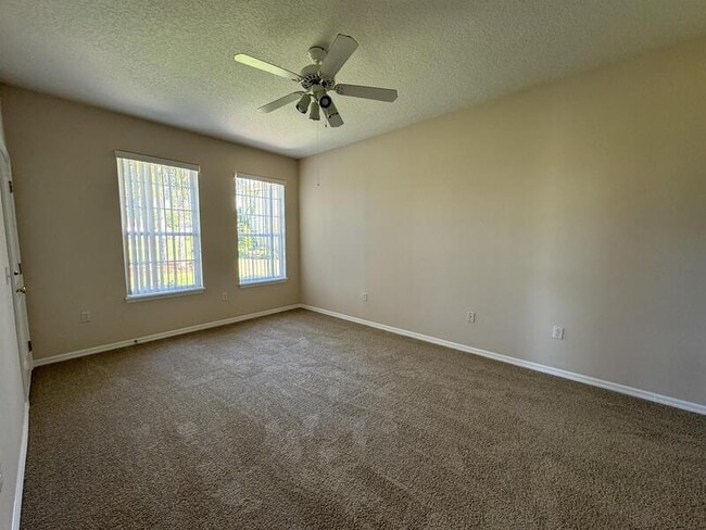 Building Photo - 602 Monroe Cir
