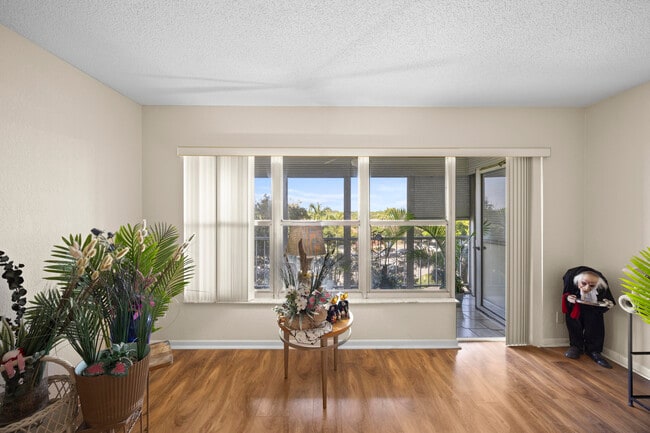 Building Photo - 10777 W Sample Rd