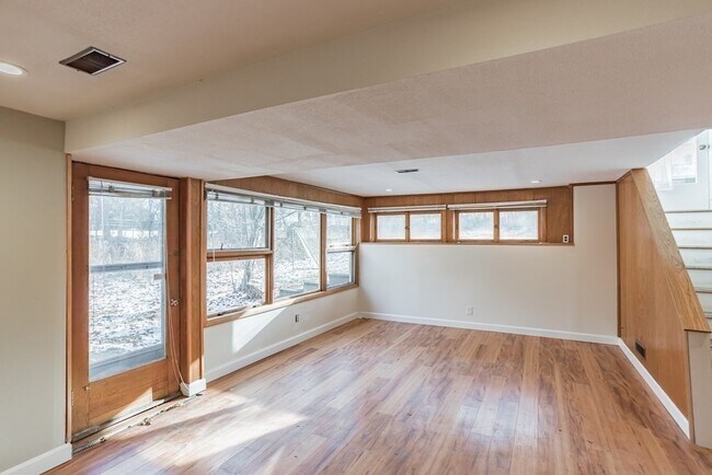 Building Photo - 34 Karlton Cir