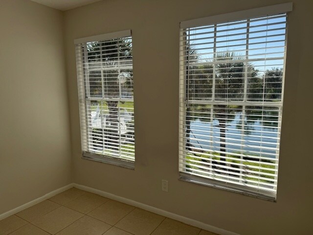 Building Photo - 153 Santa Clara Dr