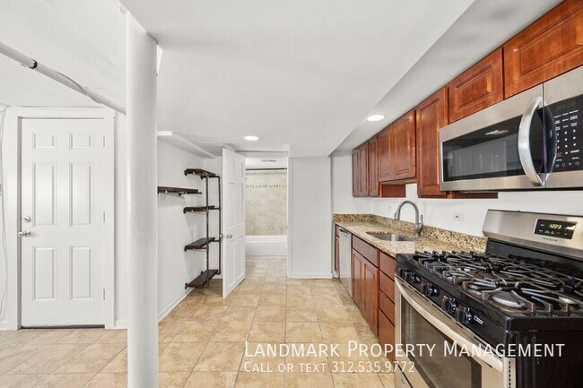 Building Photo - 4144 N Mozart-Garden unit
