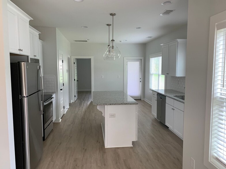 Building Photo - Northern Village