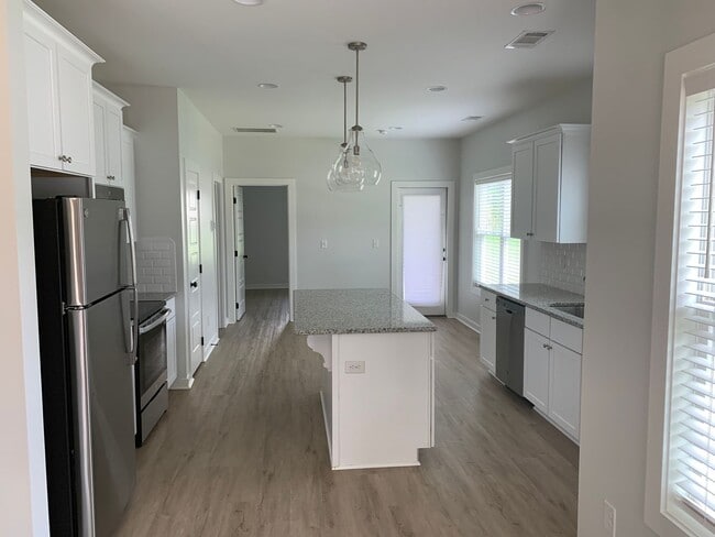 Building Photo - Northern Village