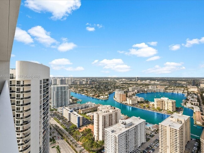 Building Photo - 1830 S Ocean Dr