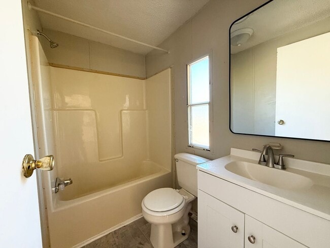 Building Photo - 7268-A Old Tuckaleechee Road Townsend, TN 37882