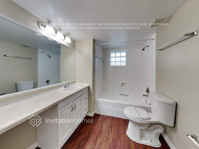 Building Photo - 2464 Carolton Rd