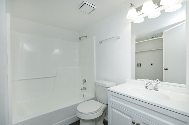 Building Photo - 17518 Bullis Gap Dr