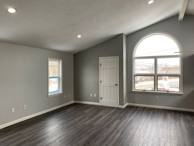 Building Photo - 153 Lafayette Rd