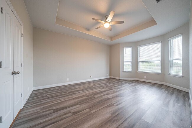 Building Photo - 830 Rench