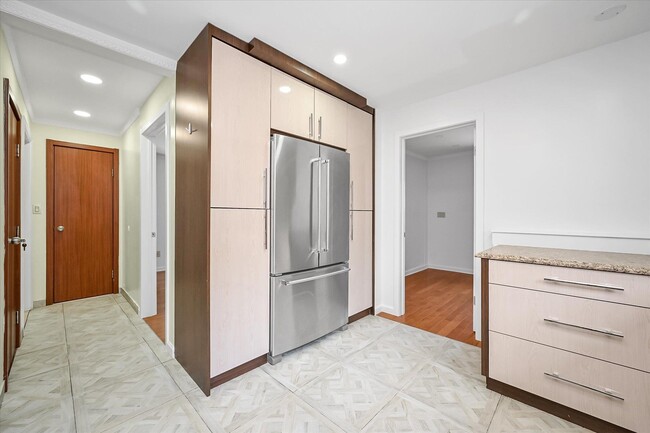 Building Photo - 73-04 173rd St