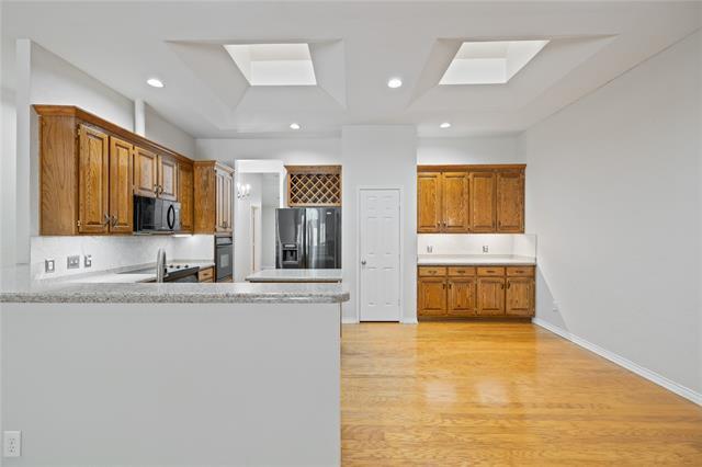 Building Photo - 2402 Crockett Ct