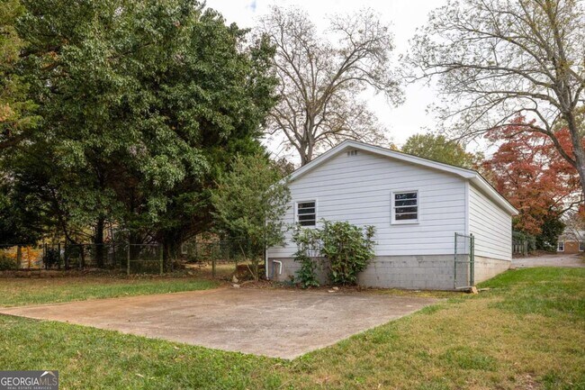 Building Photo - 5450 E Mountain St