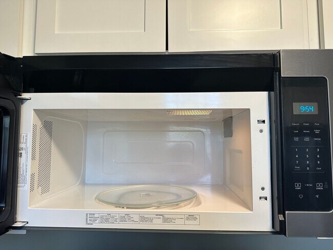 Building Photo - 24 W Tulane Rd