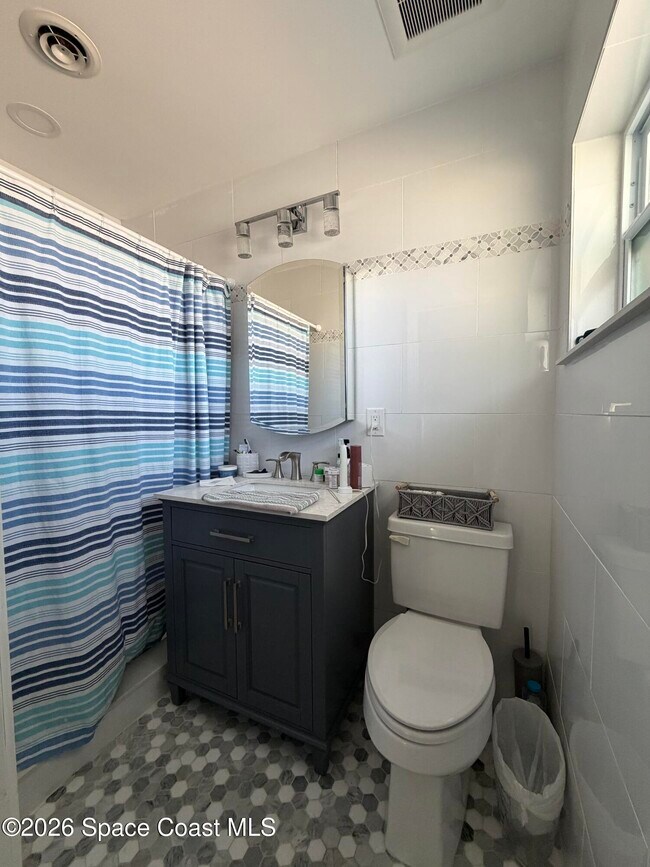 Building Photo - 209 SE 3rd St