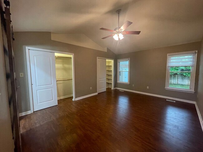 Building Photo - Beautiful home in Riverwalk