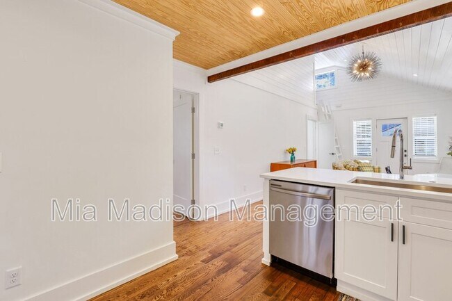 Building Photo - 1016 Seiler Ave