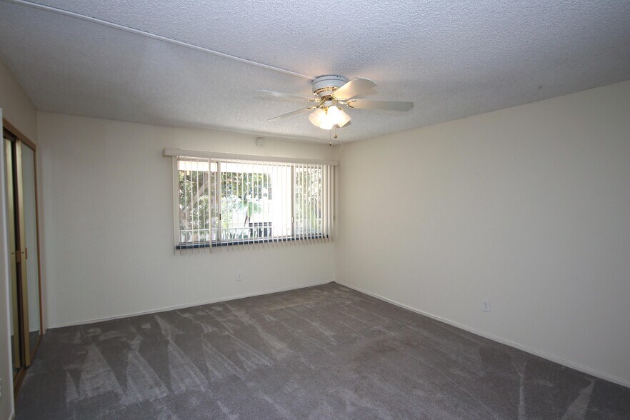 Building Photo - 420 S Madison Ave