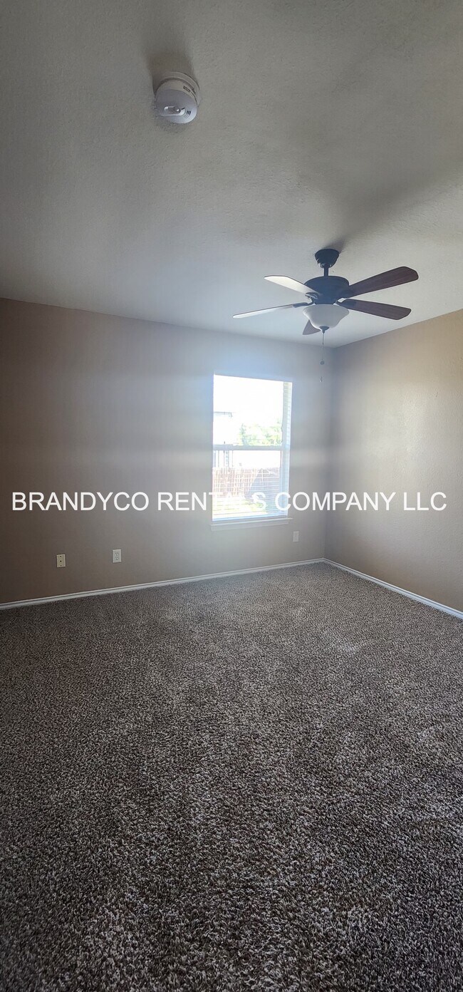 Building Photo - 2811 Scottsdale Dr