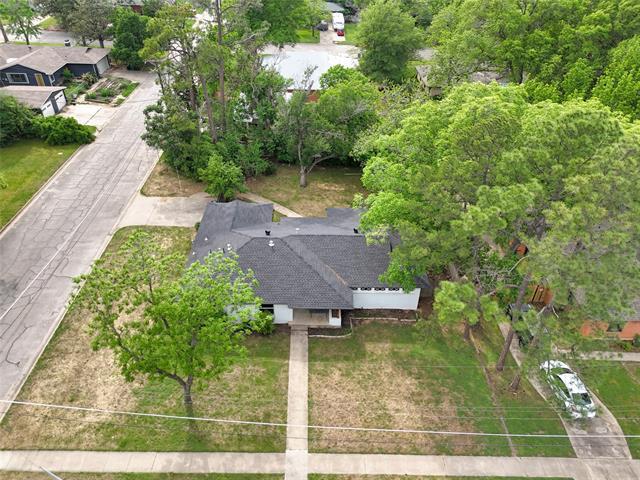 Building Photo - 2203 Glenwood Ln