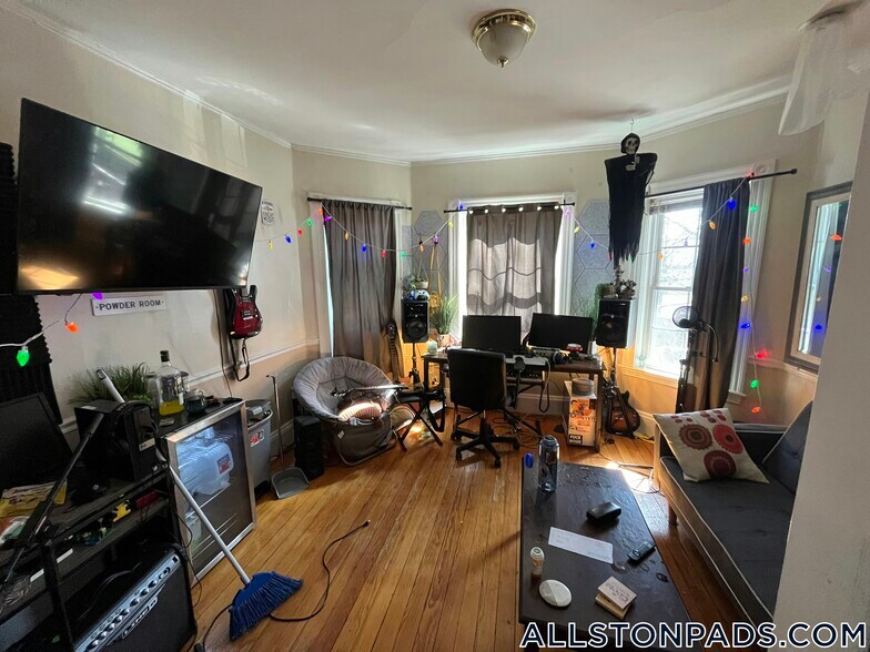 Primary Photo - 7 Prescott Pl