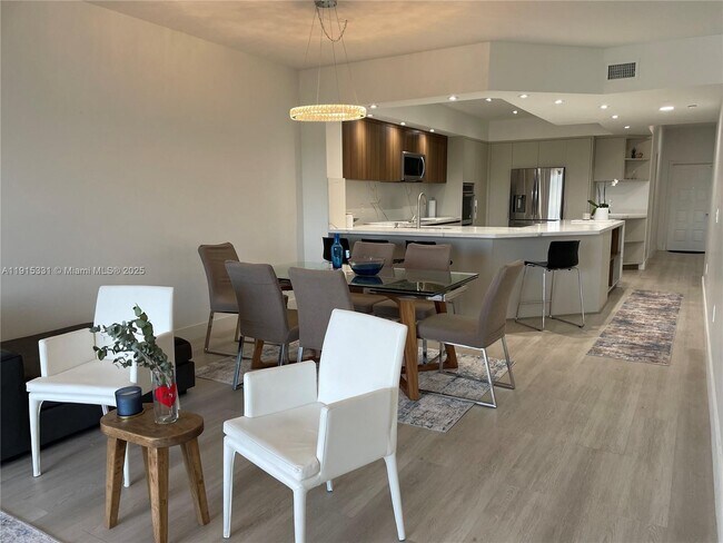 Building Photo - 10730 NW 66th St