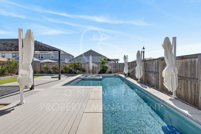 Building Photo - **move in 5/1 $500 off first months rent** Desirable Twelve Bridges Home | 4 bed 3.5 bath