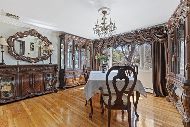 Building Photo - 10 Stonewood Dr