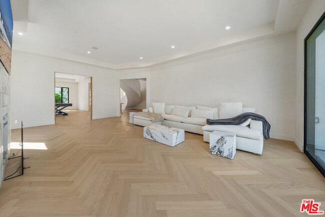 Building Photo - 12001 Crest Ct