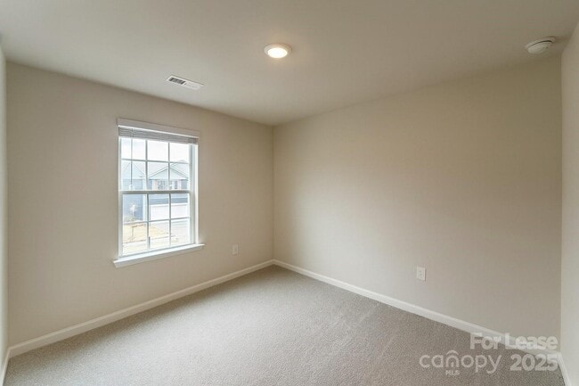 Building Photo - 5514 Hydrangea St