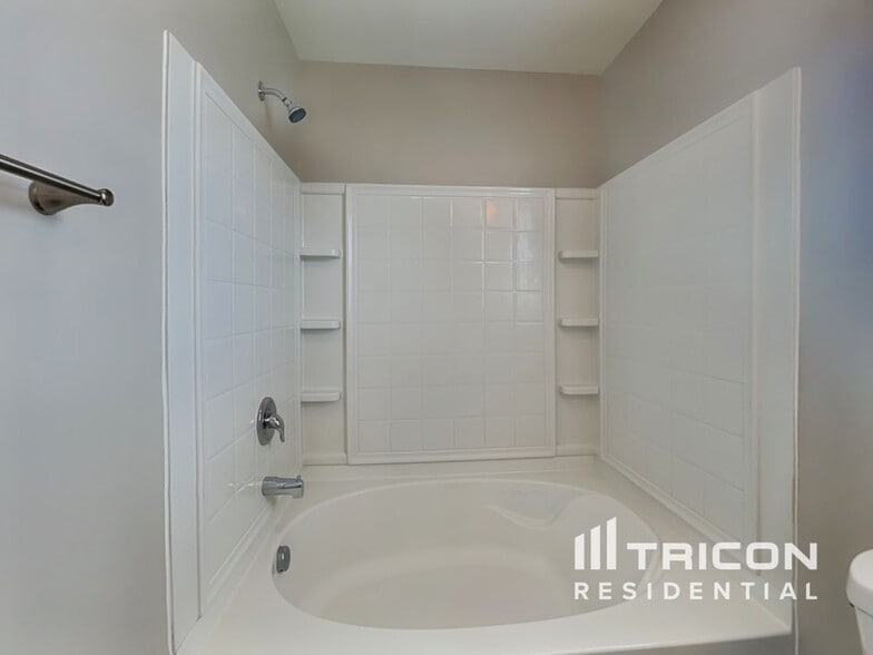 Building Photo - 1408 Logan Patrick Court