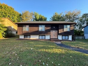 Building Photo - Beautiful home on quiet cul-de-sac