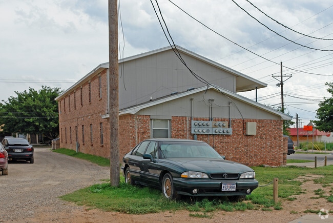 Building Photo - Foxhole Apartments