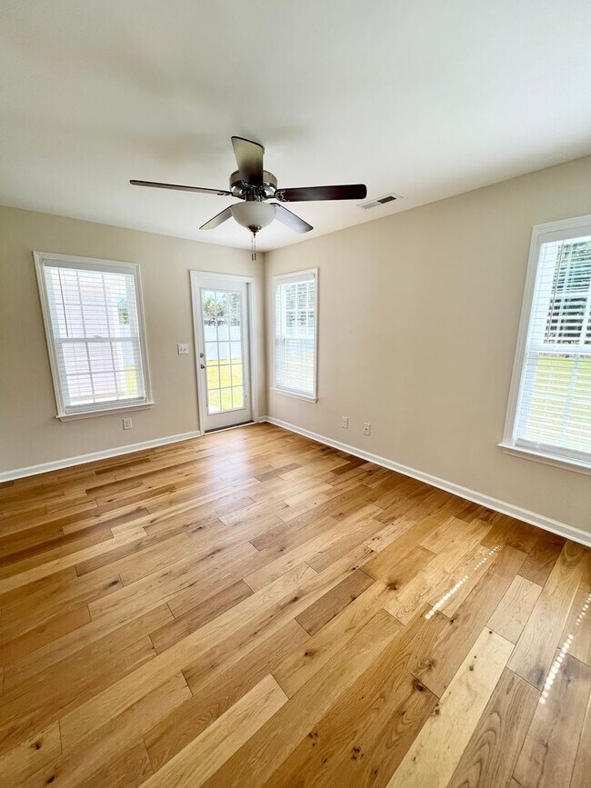 Building Photo - Beautiful home in Woodland Lakes! Extended...