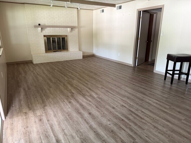 Building Photo - 3726 Wicklow Cir