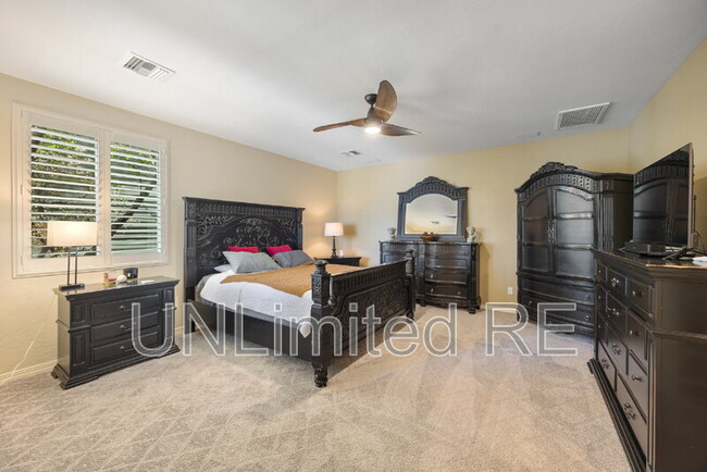 Building Photo - 674 Crosscreek Dr
