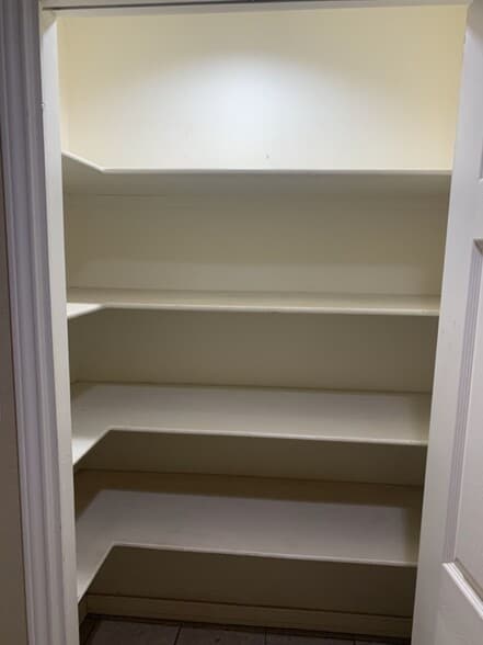 Building Photo - 917 N Hancock Ave