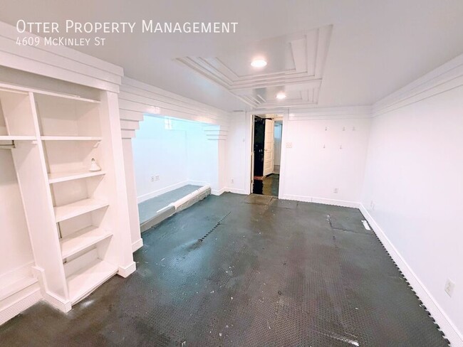 Building Photo - 4609 McKinley St