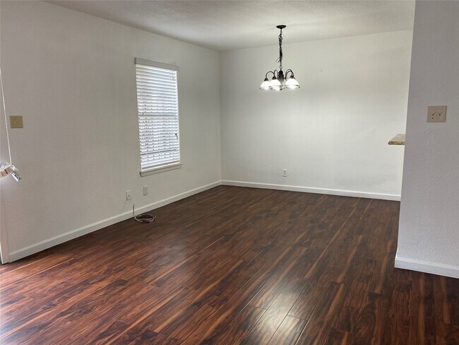 Building Photo - 6201 Ranchester Dr