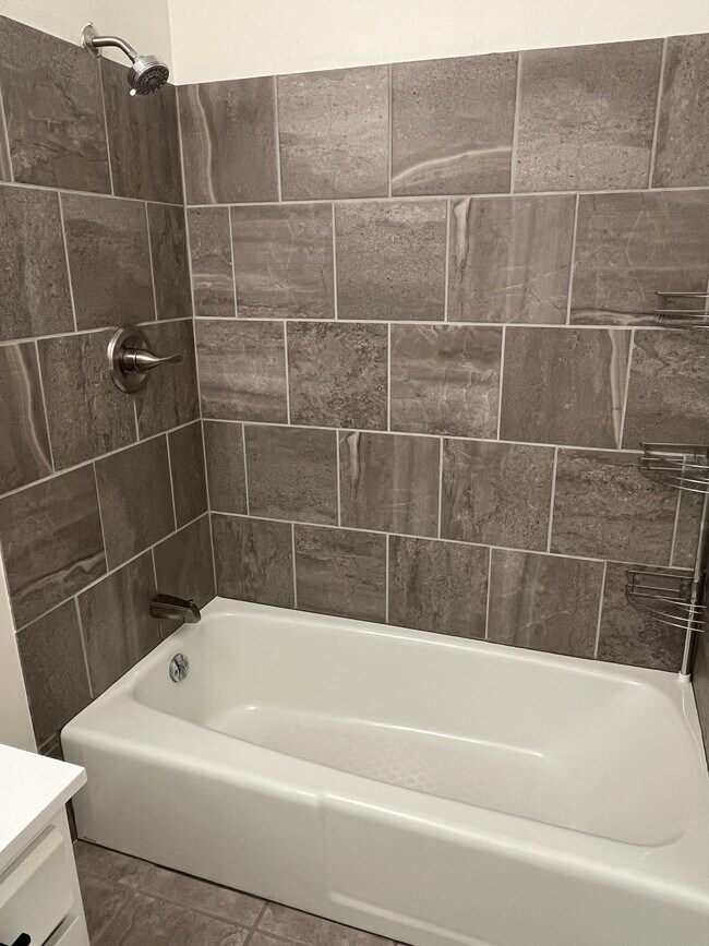 Building Photo - 5303 Meadowgreen Dr