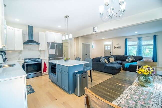 Building Photo - 5 Morse Ave