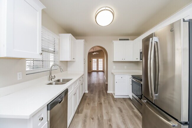 Building Photo - 5123 W Whitten St