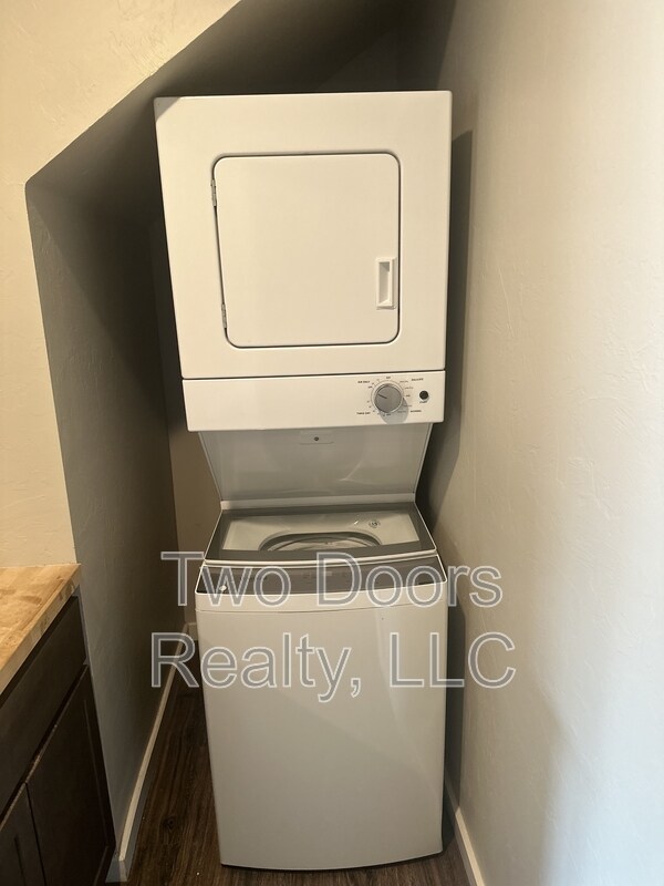 Building Photo - 2805 N Kentucky Ave