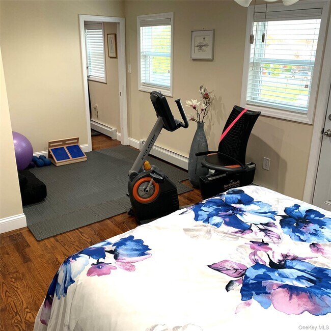 Building Photo - 521 W Park Ave