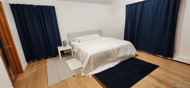 Building Photo - 150 E Walnut St