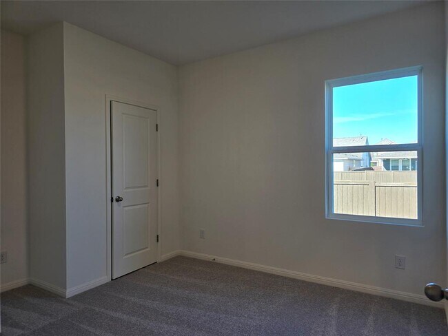 Building Photo - 100 Fox Hvn Rd