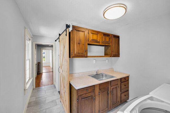 Building Photo - 1070 Enfield St