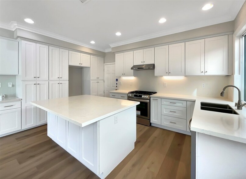 Building Photo - 37326 La Lune Ave