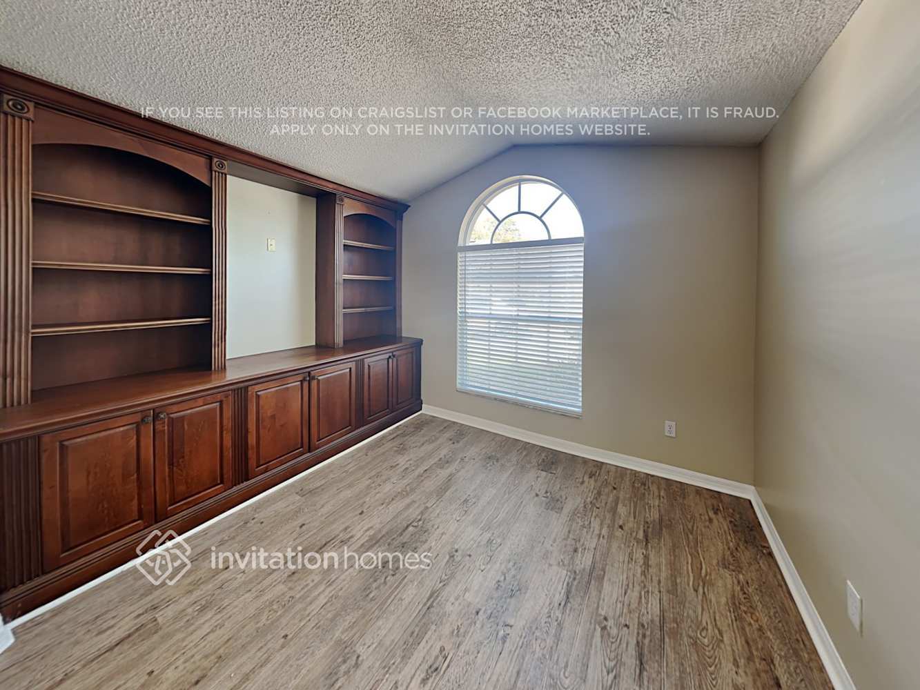 Building Photo - 304 View Ct