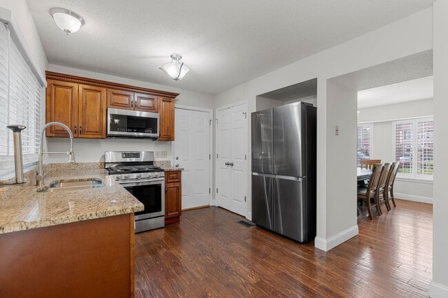 Building Photo - Spacious 4-Bed, 3-Bath Family Home