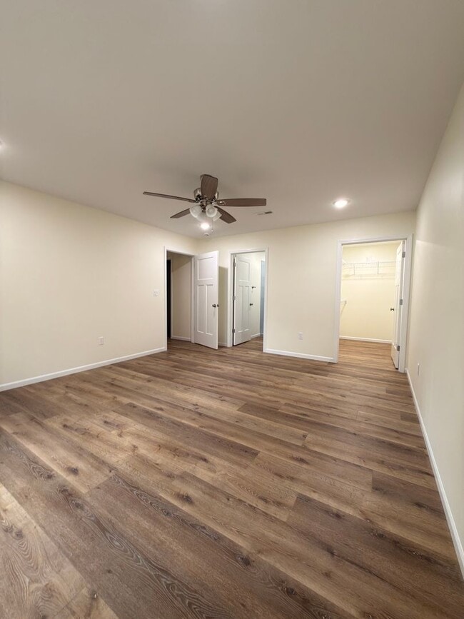 Building Photo - 3032-MF3-E4